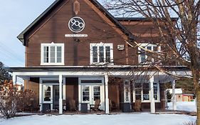 Le 900 Tremblant Inn Cafe And Bistro